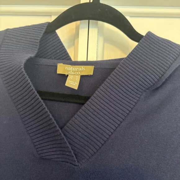 Naturals D & Co Navy Hooded Top Size Medium - Picture 3 of 7